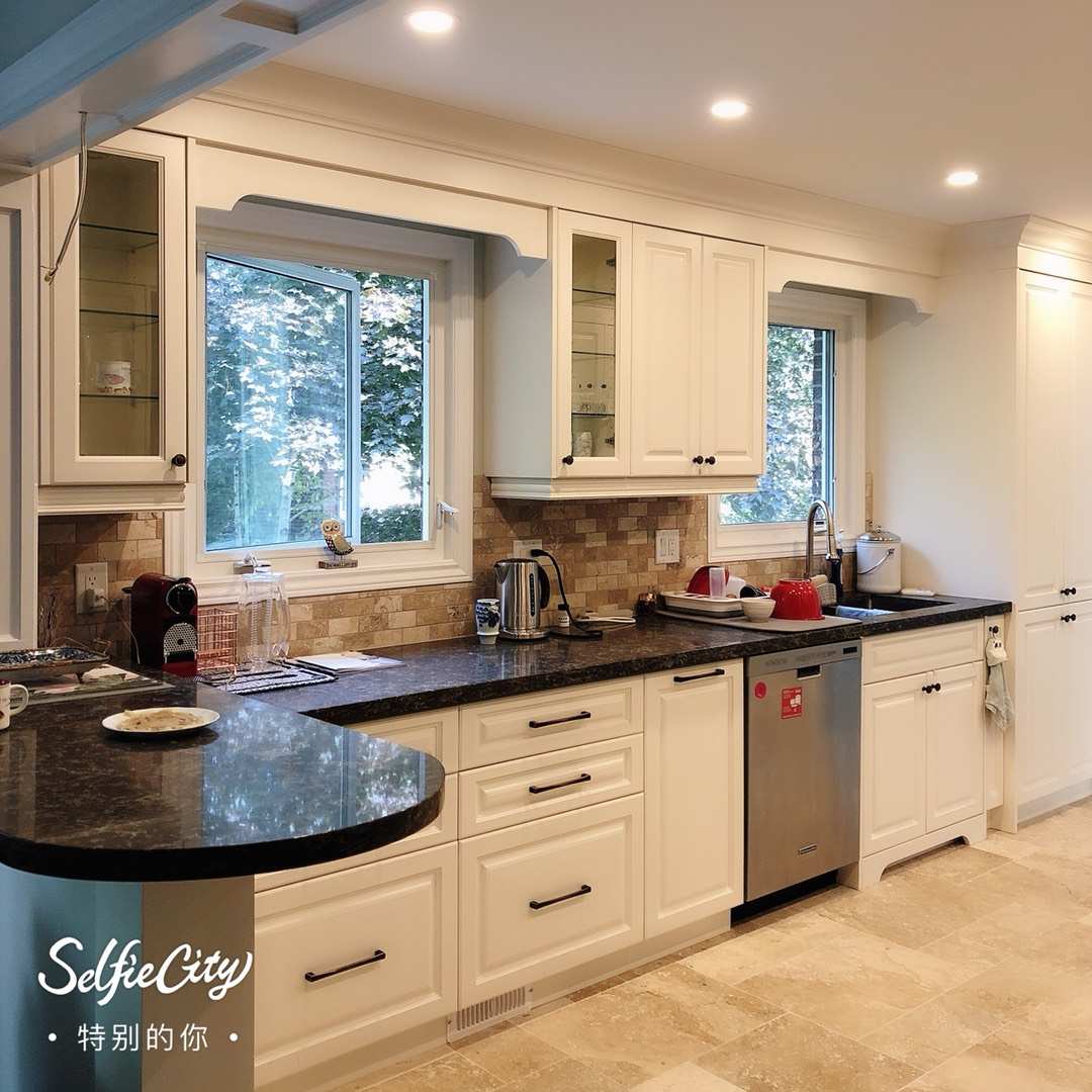 Transitional/Traditional Kitchen - White Cabinetry and Black Countertop